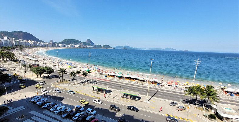 Edificio histórico con vistas al mar de Copacabana