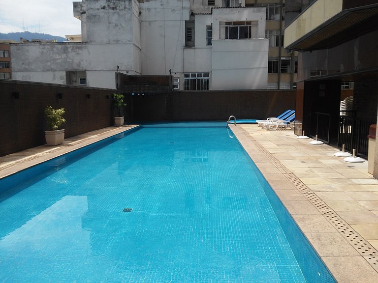 Apartamento com serviços e vista mar