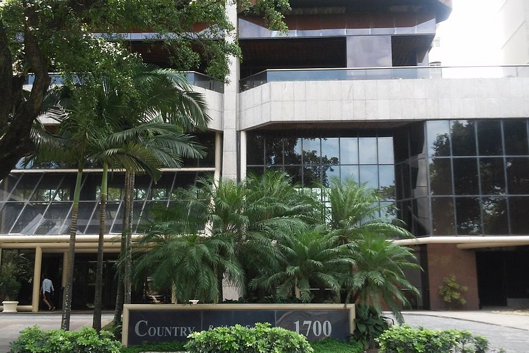 Apto con servicios, vista al mar y al Cristo