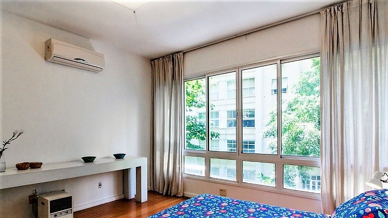 3 bedrooms beach front