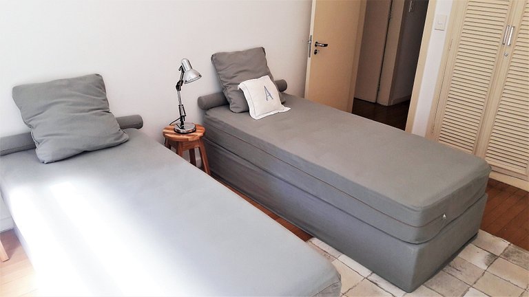 3 bedrooms beach front