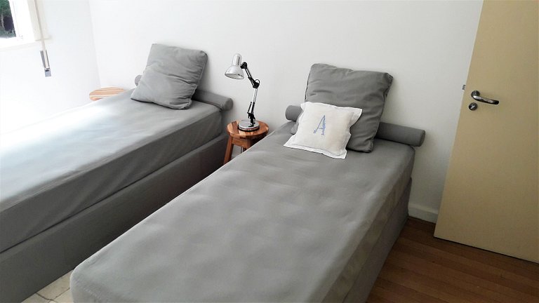 3 bedrooms beach front