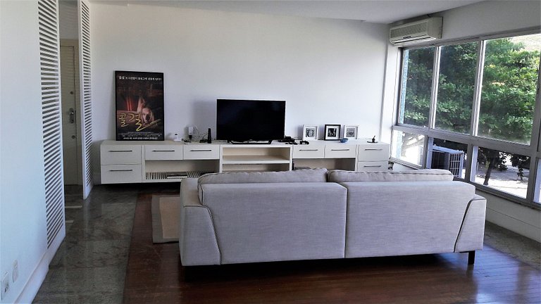 Apartamento 3 quartos com linda vista mar