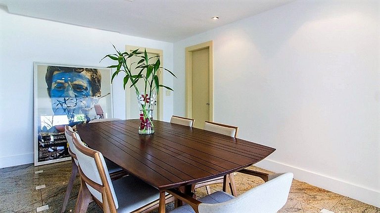 3 bedrooms beach front