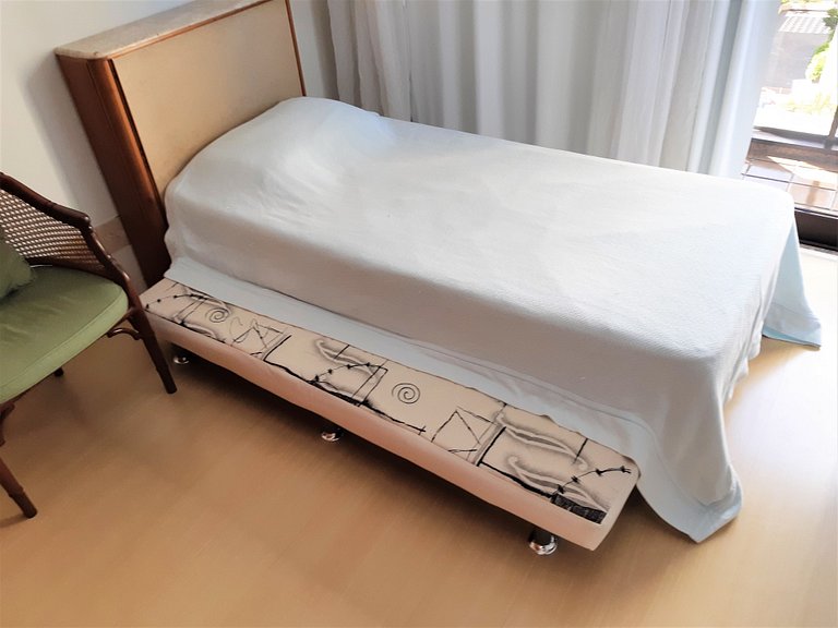 Apartamento com serviços e vista mar