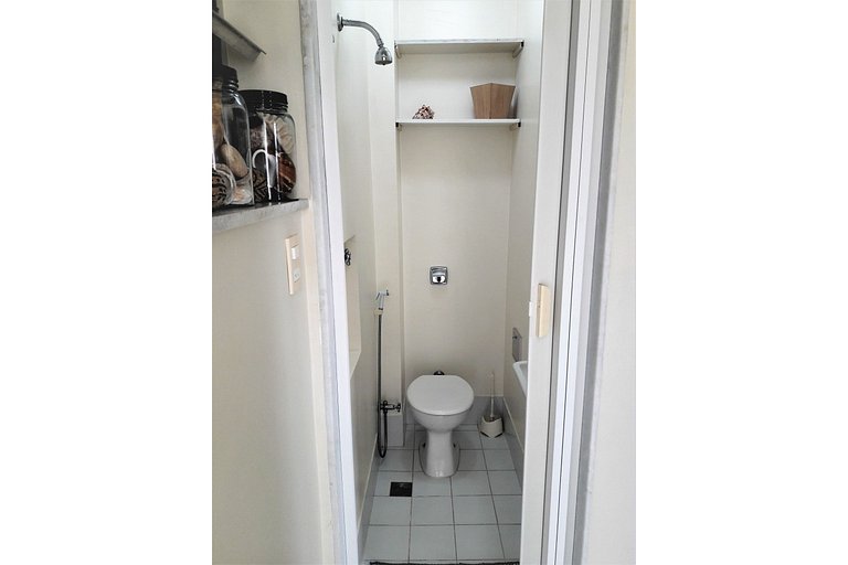 Lindo apto estilo vintage na melhor zona do Leblon