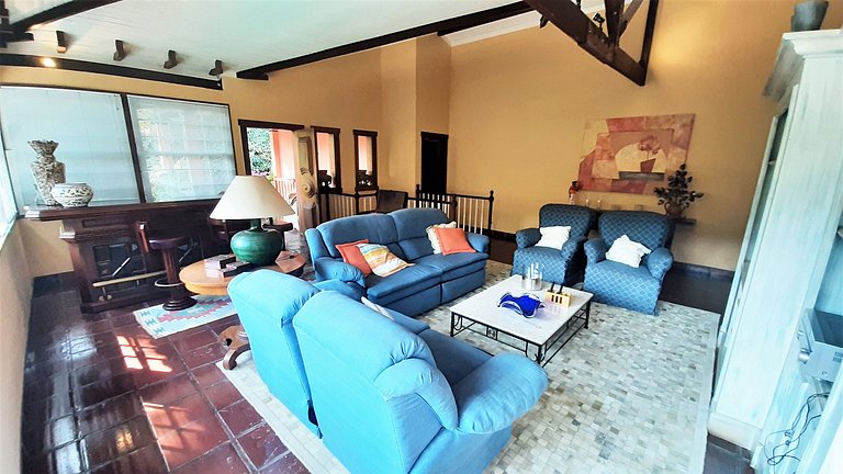 Increíble casa colonial en medio de la naturaleza