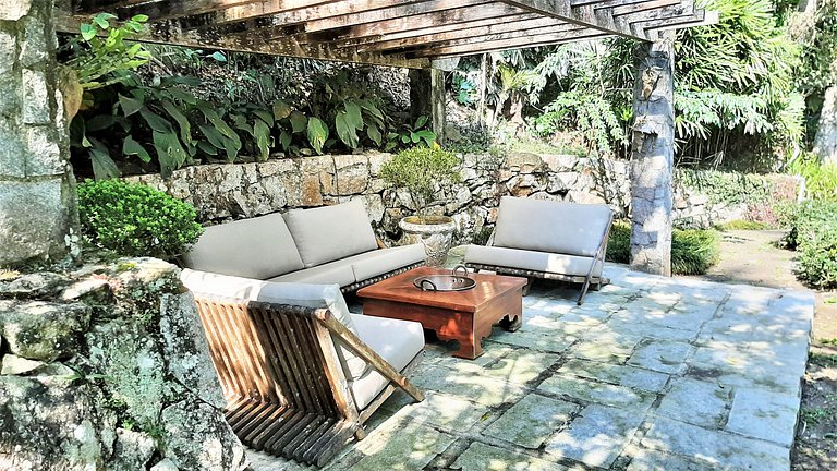 Increíble casa colonial en medio de la naturaleza