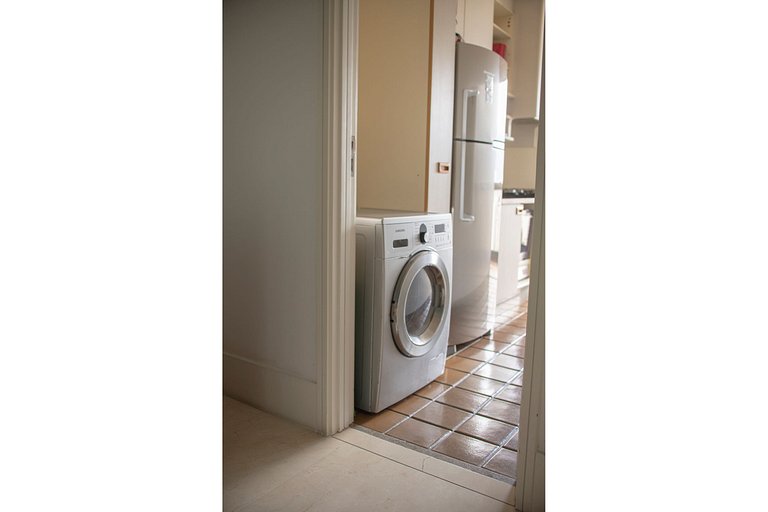 Apto con servicios, vista al mar y al Cristo