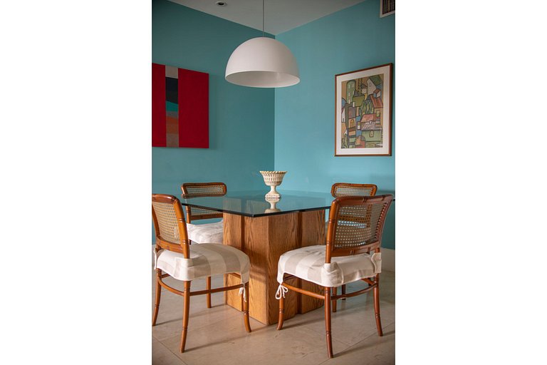 Apto con servicios, vista al mar y al Cristo