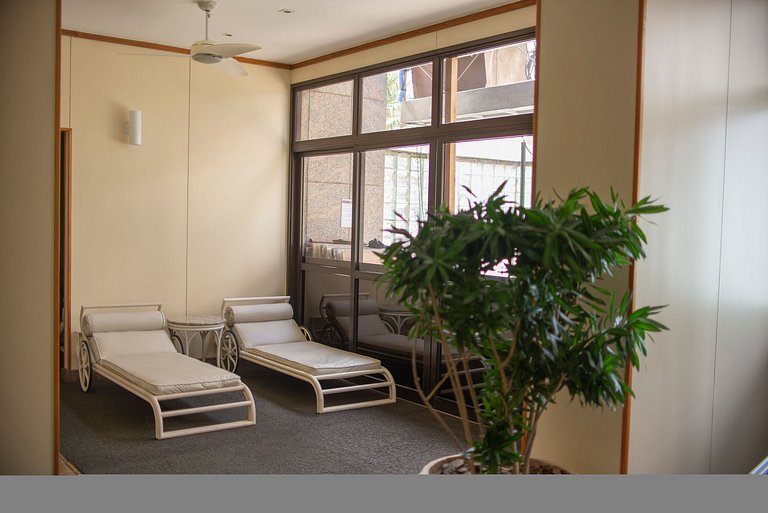 Apto com serviços e vista ao mar, Lagoa e Cristo