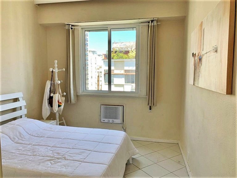 Apartamento reformado próximo as praias do Arpoador, Ipanema