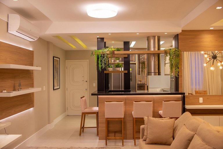 Apartamento luxo 1 quadra da praia C102