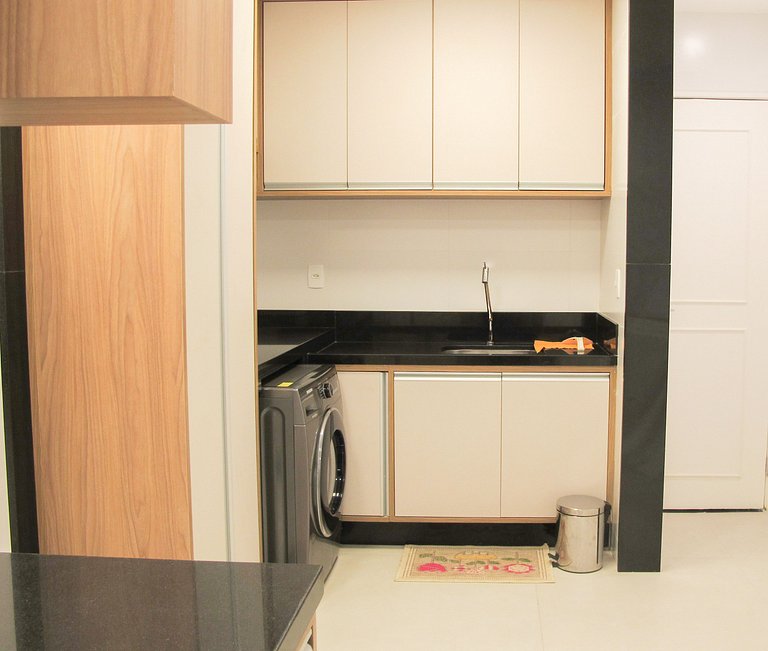 Apartamento luxo 1 quadra da praia C102