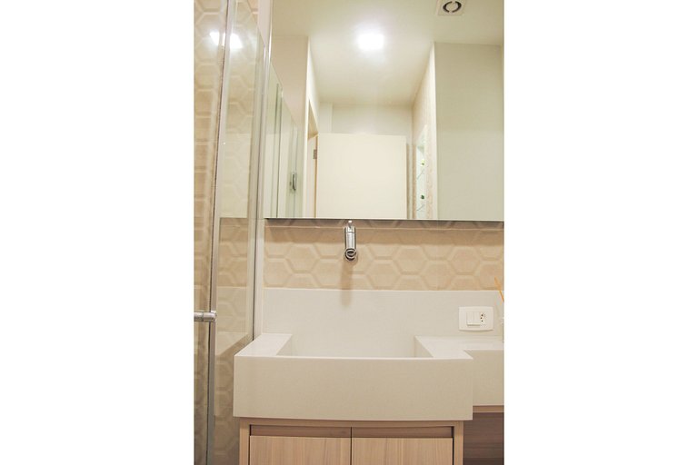 Apartamento luxo 1 quadra da praia C102