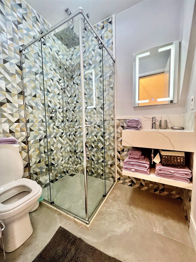 Apartamento alto padrão 1 quadra da praia