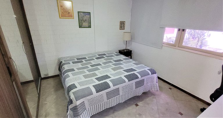 Casa ampla e arejada, apenas 100 metros do mar