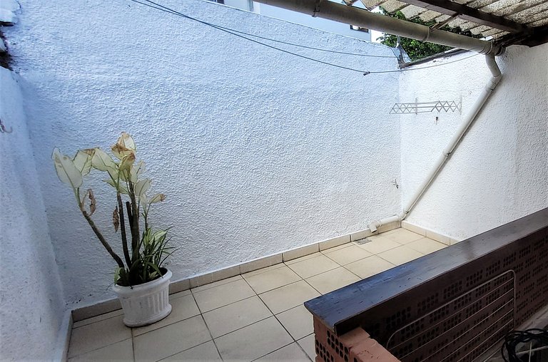 Casa ampla e arejada, apenas 100 metros do mar