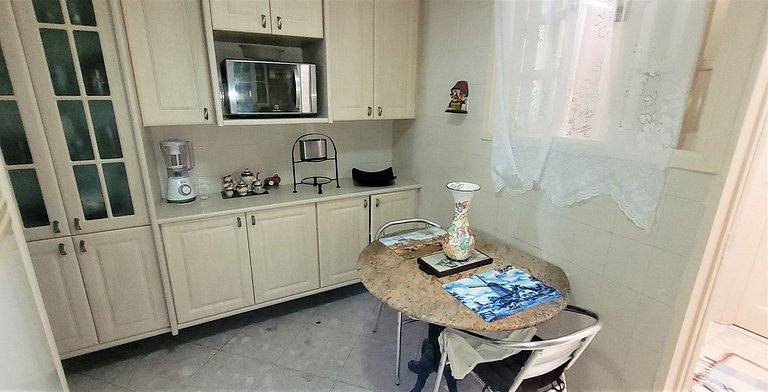 Casa ampla e arejada, apenas 100 metros do mar