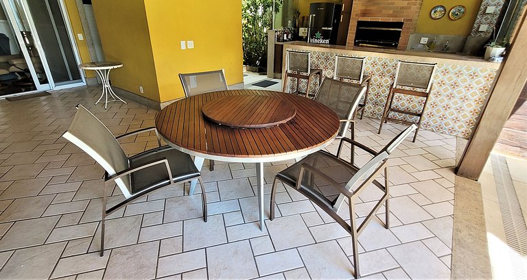 Linda casa em condominio particular