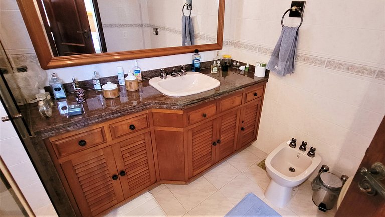 Linda casa em condominio particular