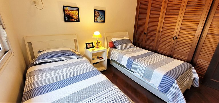 Linda casa em condominio particular