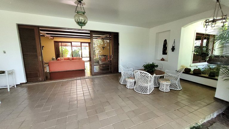 Casa de montanha com piscina e muito verde