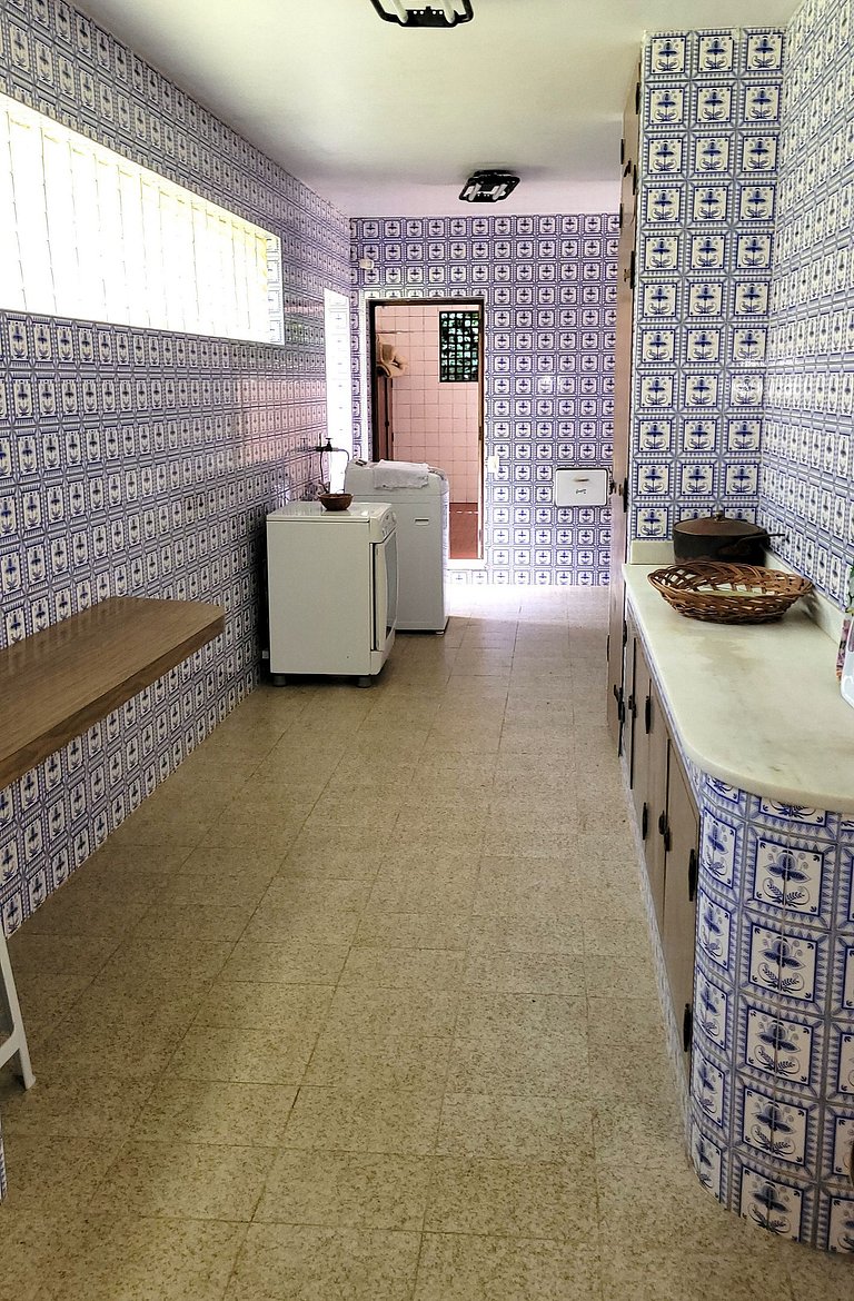 Casa de montanha com piscina e muito verde
