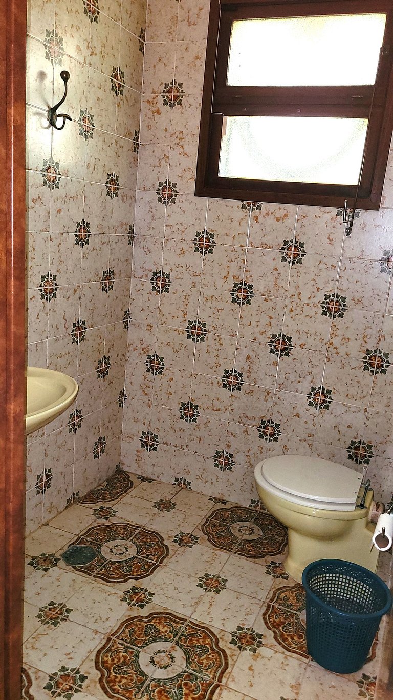 Casa de montanha com piscina e muito verde