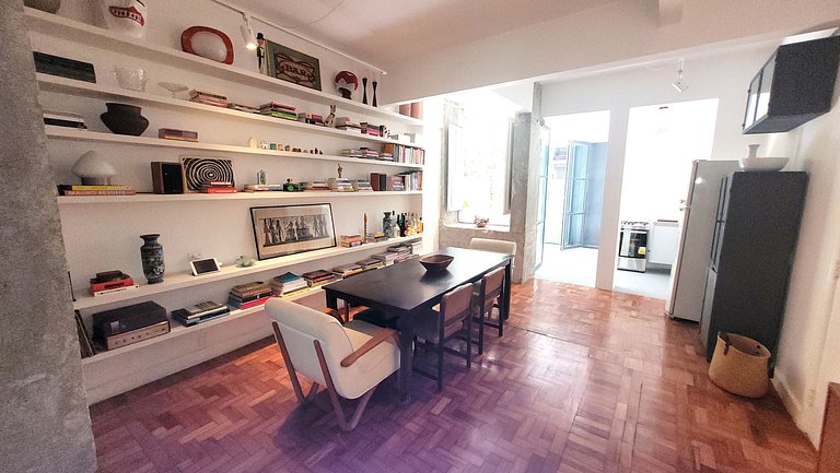 Amplio, tranquilo y bien decorado.