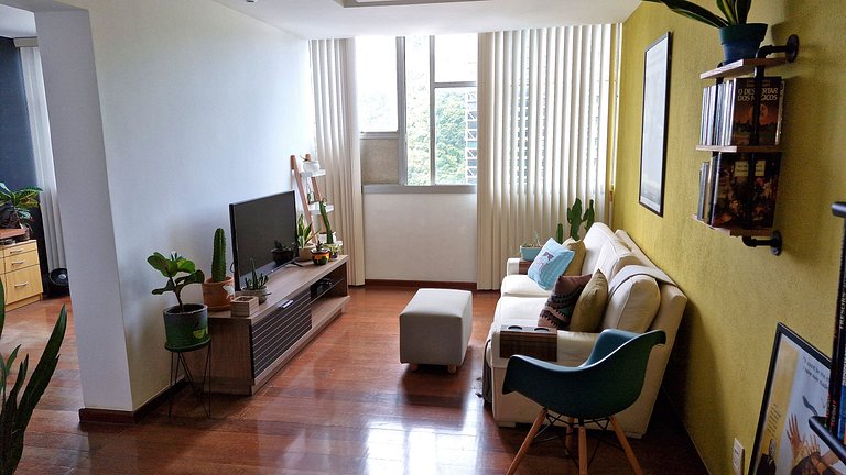 Quiet, airy and lighty apartment