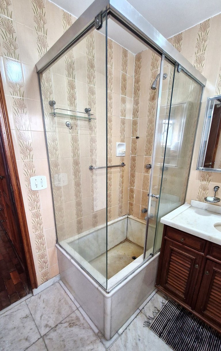 Apto linda vista para 5 pessoas LB205B