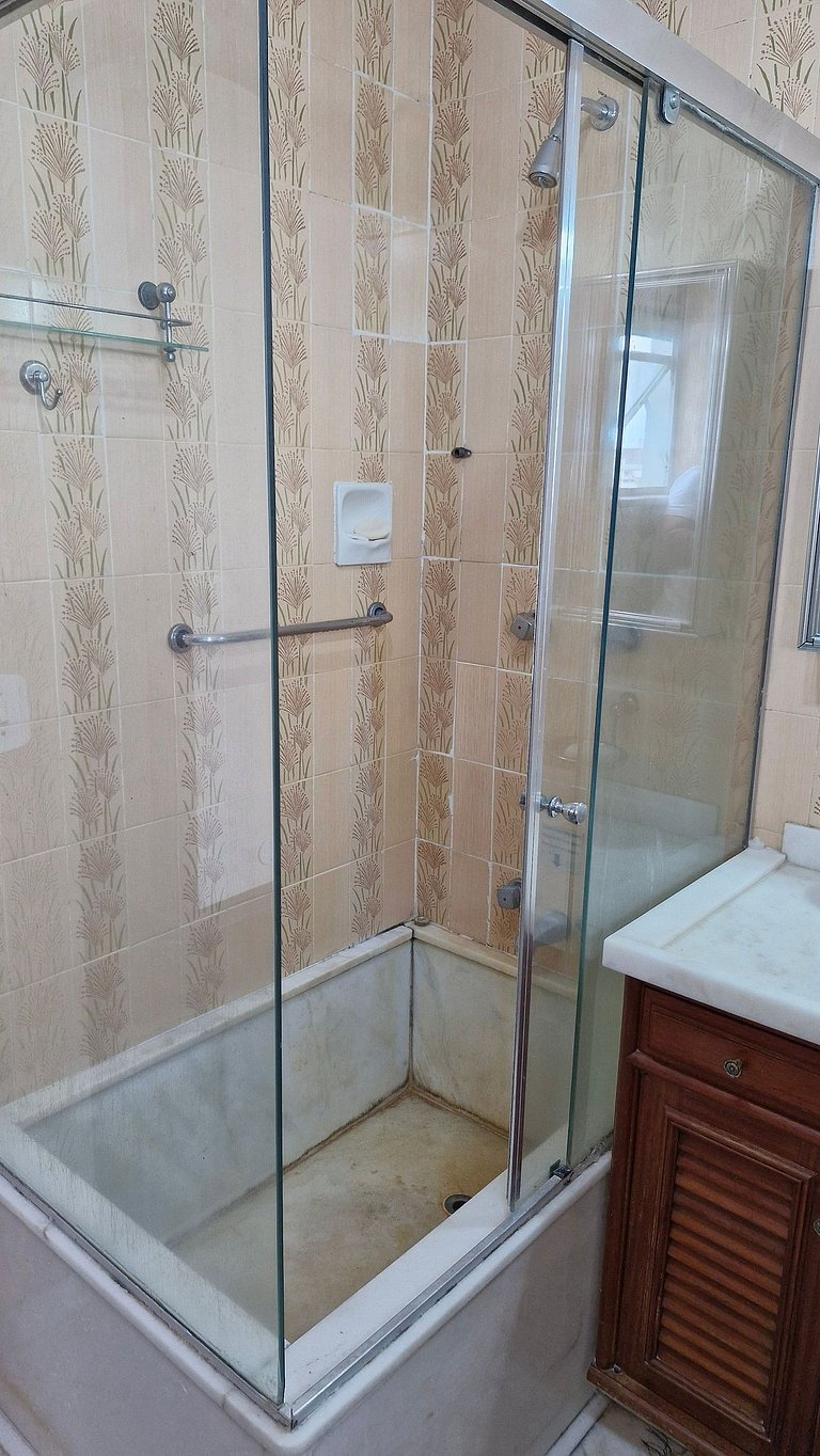 Apto linda vista para 5 pessoas LB205B
