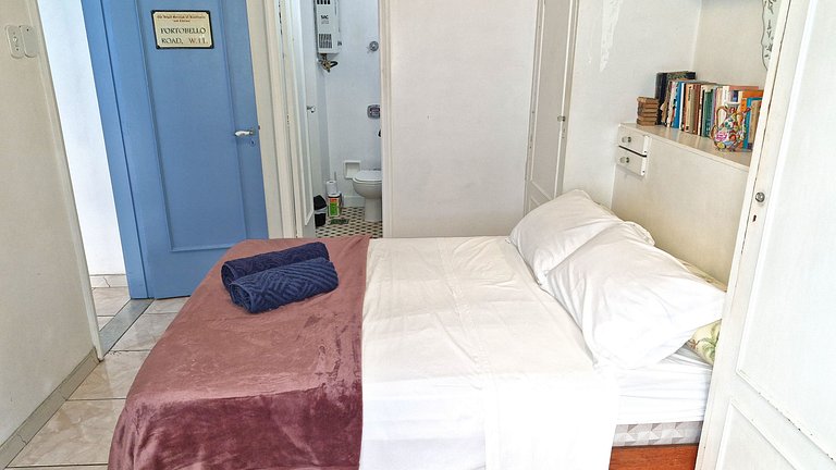 Quarto e sala 2 quadras da praia