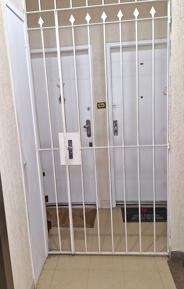 Apartamento silencioso recem reformado