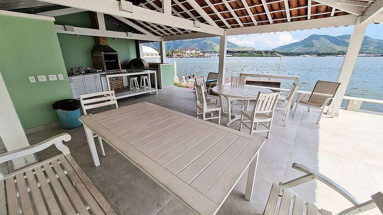 Rio Angra dos Reis com Praia Particular
