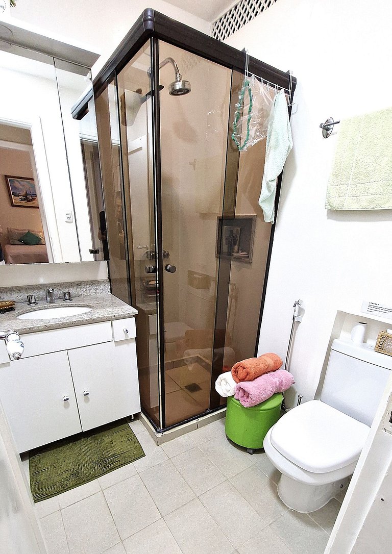 Quarto, banheiro e cozinha para 3 pessoas