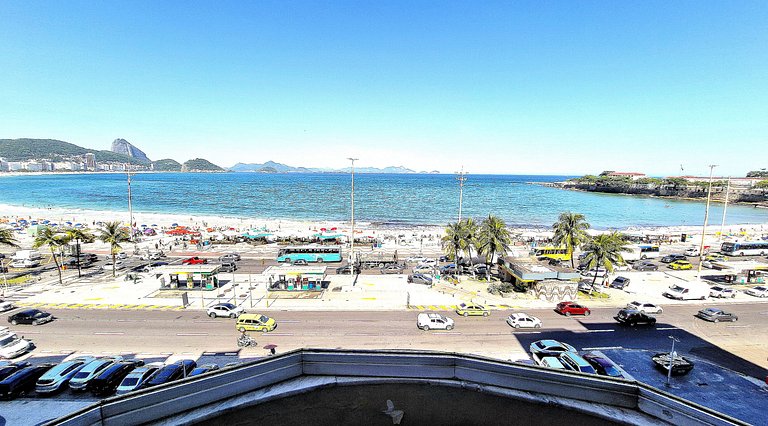 Apartamento frente al mar en Avenida Atlantica