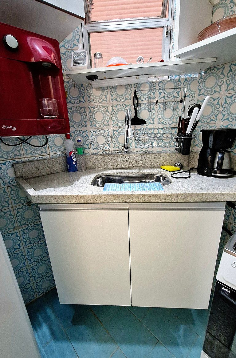 Dormitorio y salón a pocos pasos de la playa.