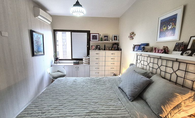 Seafront flat with services