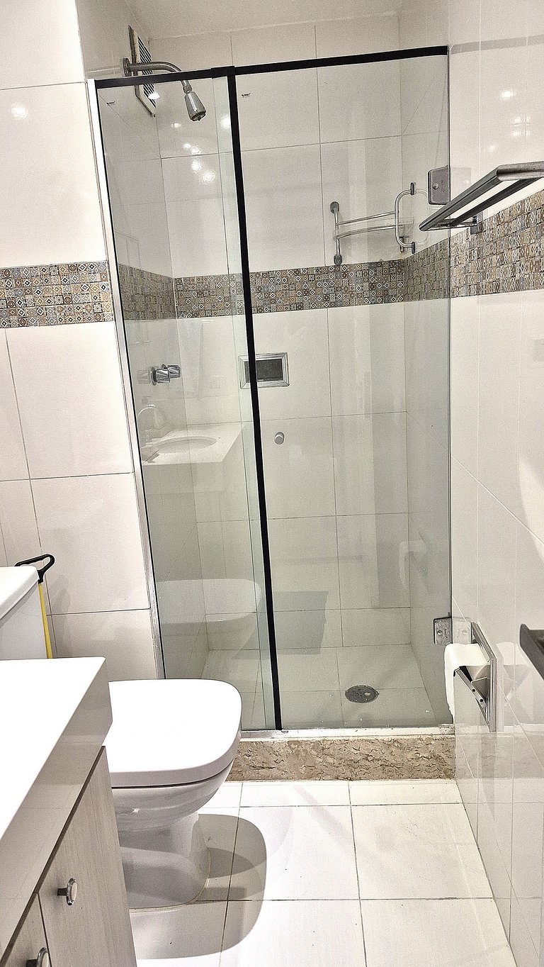 Seafront flat with services
