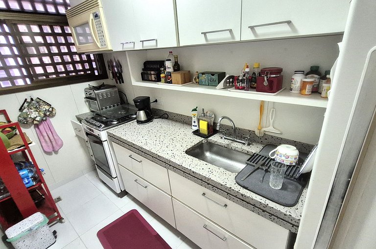 Seafront flat with services