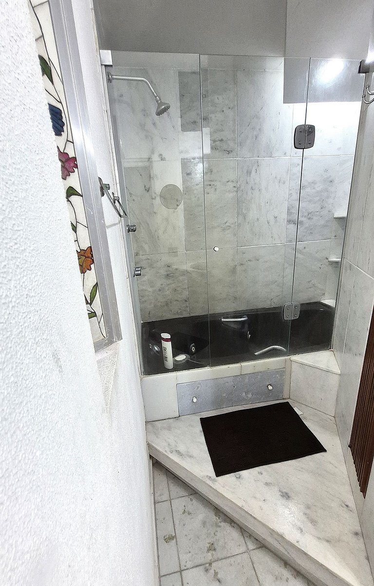 Apartamento 3 quartos com linda vista mar