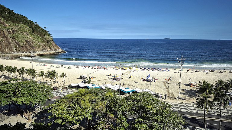 3 bedrooms beach front