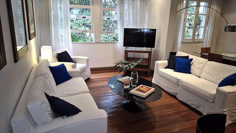 Cozy Ipanema refuge: Private, steps from the Beach