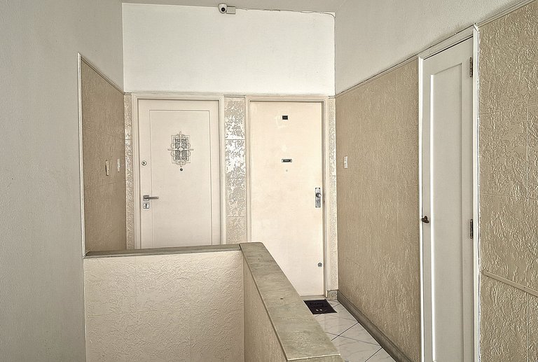 Silence and privacy near the metro