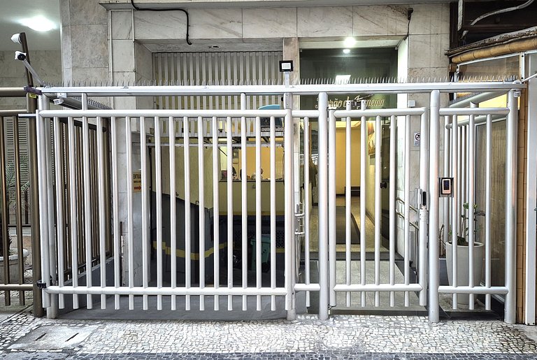 Conforto e privacidade poucos passos do mar