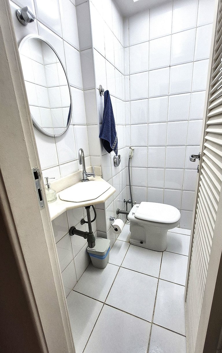 Tranquilo e seguro poucos passos do mar