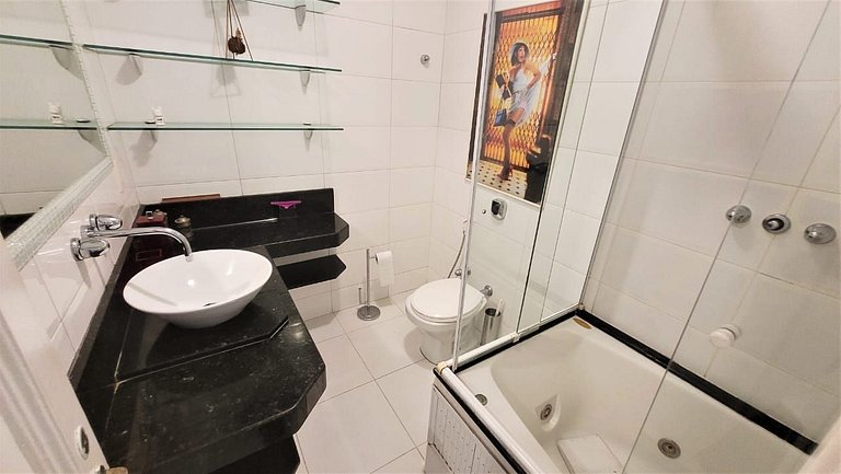 Comfort and privacy 2 blocks from Ipanema beach