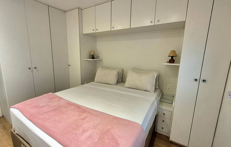 Flat poucos passos do mar I302
